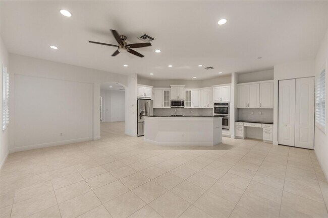 Building Photo - 9741 S Miralago Way