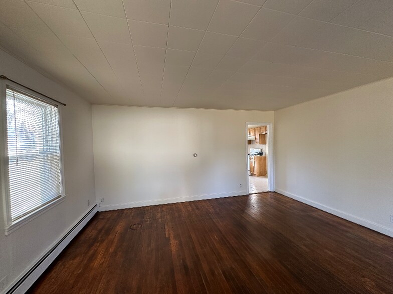 Primary Photo - 973 Ellis Pkwy