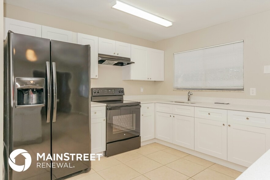 Building Photo - 241 Manth Ave