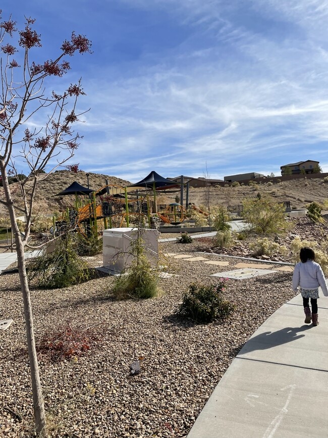 Building Photo - 1509 Borrego Dr SE