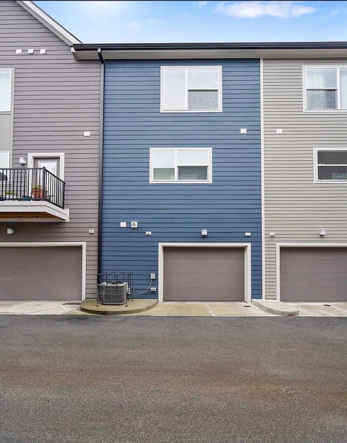 Building Photo - 2125 Coretta Way