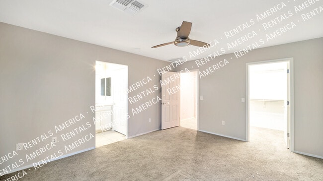 Building Photo - 4910 S River Run Dr