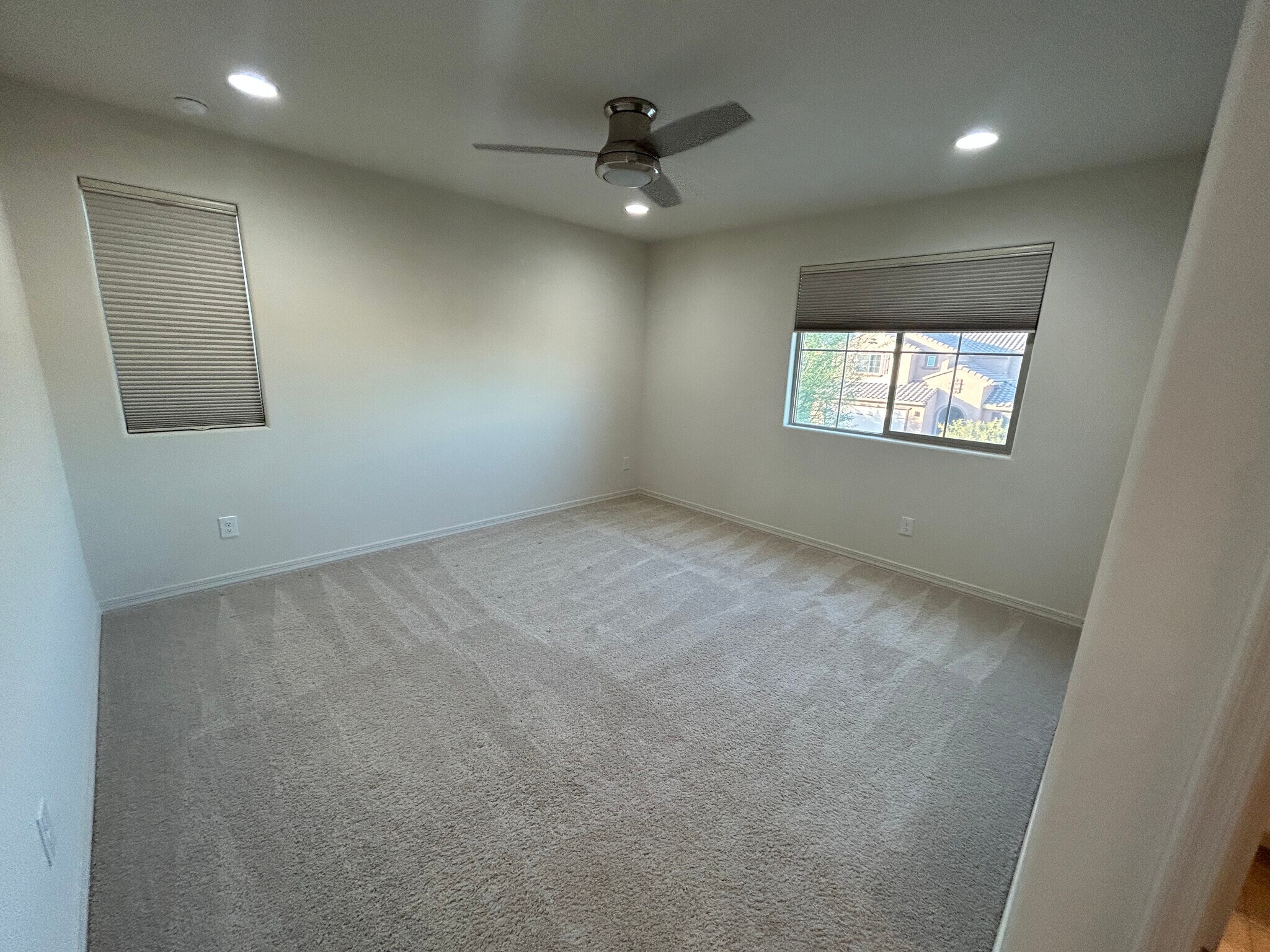 Building Photo - 8909 W Missouri Ave