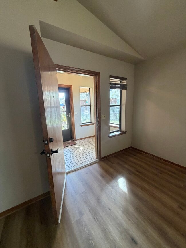 Building Photo - 418 Britton Ct