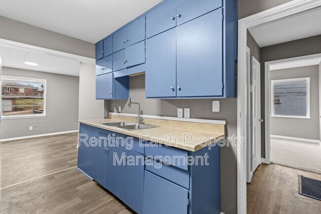 Building Photo - 1633 32nd Street Ensley