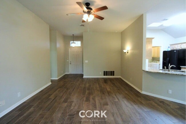 Building Photo - 927 Castle Rd