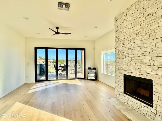 Building Photo - 5926 N Campo Abierto