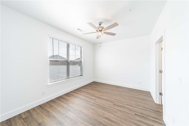 Building Photo - The Benton -  200 Ryan Unit Garland | Crittenden
