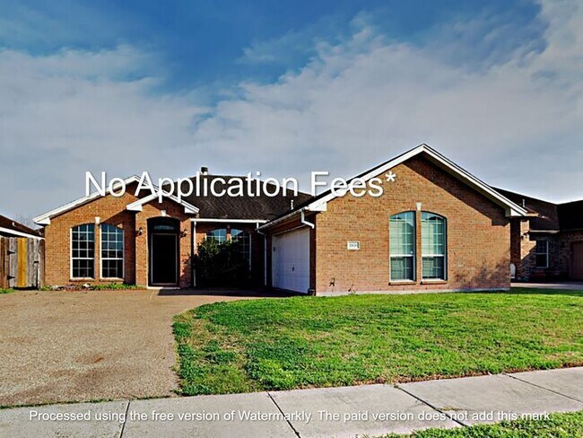 Primary Photo - No Application Fees* $500.00 off 1st month...