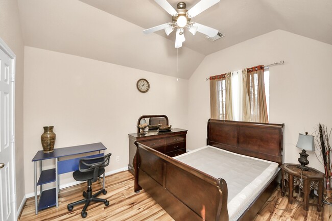 Building Photo - 13719 Hartford Ct