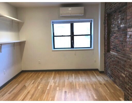 Building Photo - 142 Bowdoin St