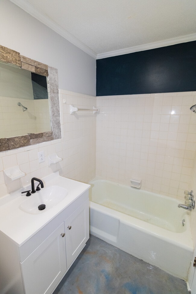 Building Photo - 6513 Rocky Ford Rd