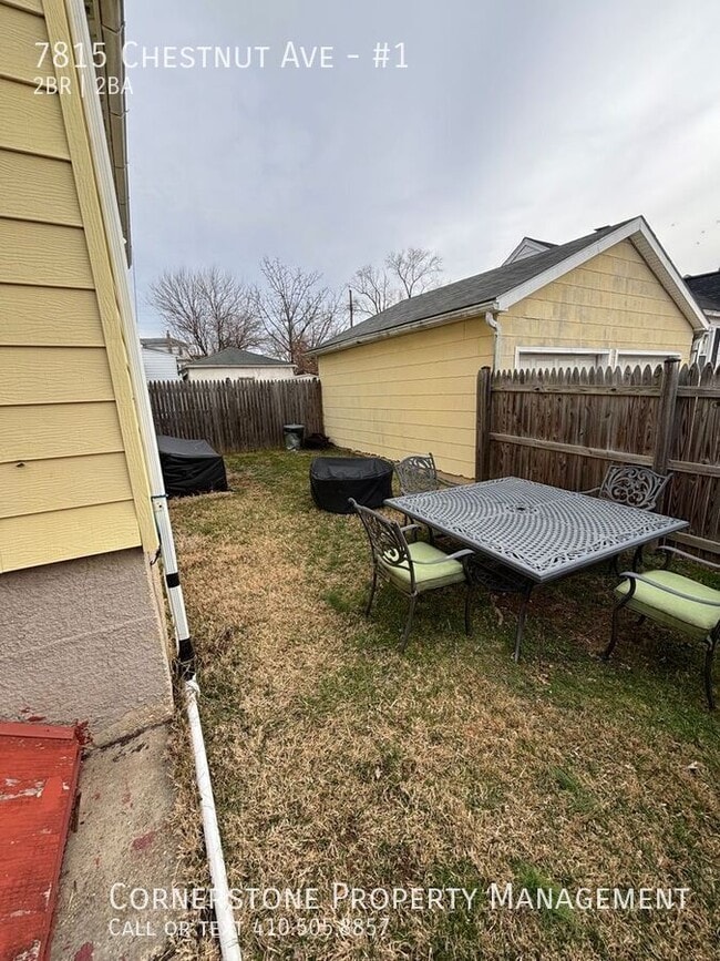 Building Photo - 7815 Chestnut Ave