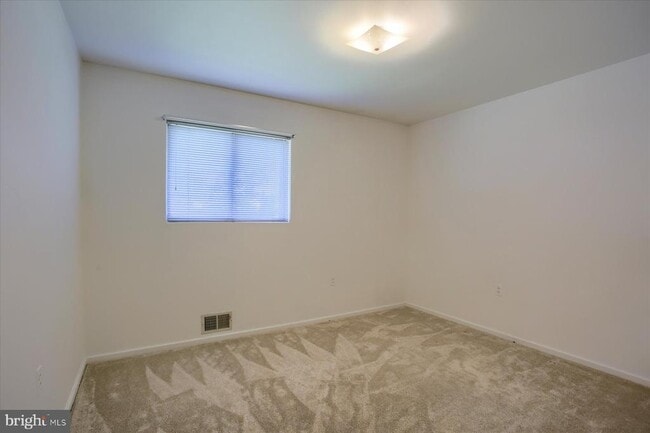 Building Photo - 107 Birch Ct