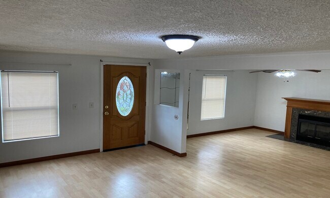 Building Photo - 7235 SE Clatsop St