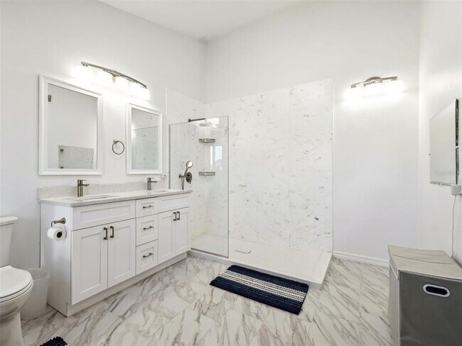 Building Photo - 6241 Bayside Dr