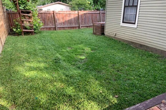 Building Photo - 1200 Alegria Rd