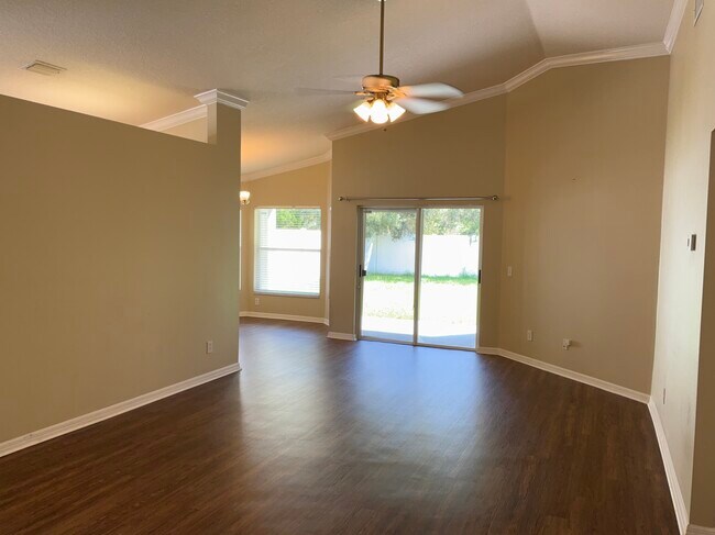 Building Photo - 27512 Sky Lake Cir