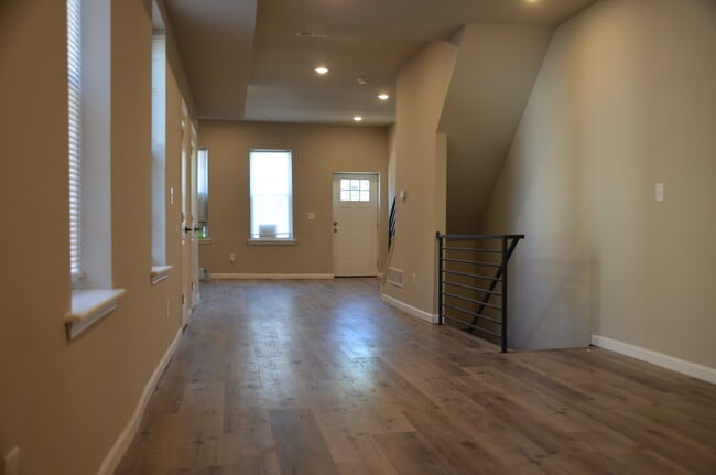 Building Photo - 1624 N 27th St