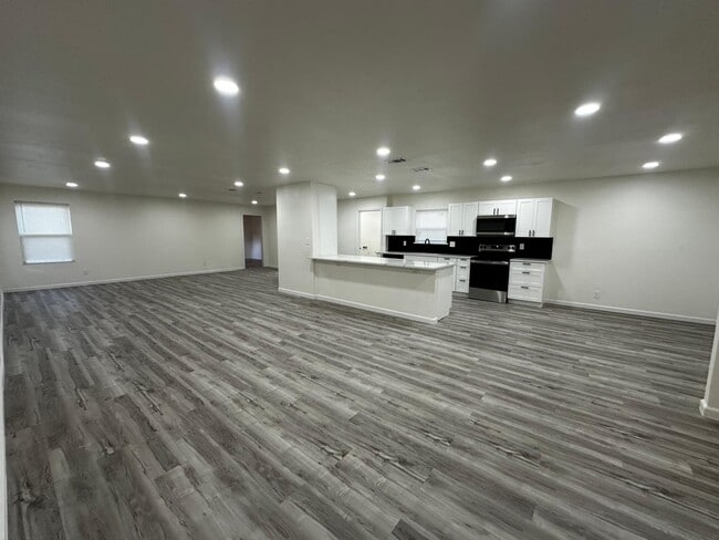 Building Photo - 2507 Blyth Dr