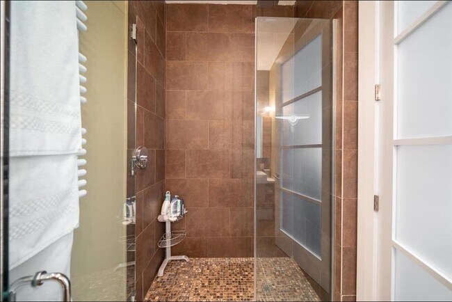 Building Photo - 650 Montgomery St