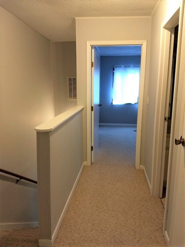 Building Photo - 55 Wilshire Heights Dr