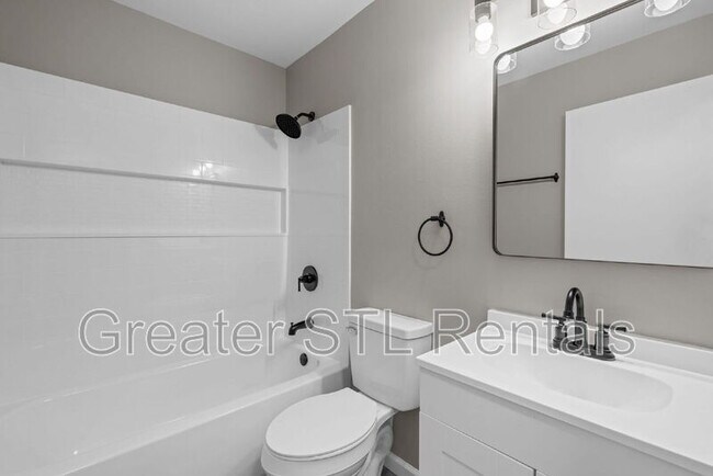 Building Photo - 702 Boca Chica Dr