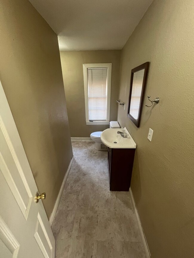 Building Photo - 3 bed 2.5 bath in Heart of Lubbock!