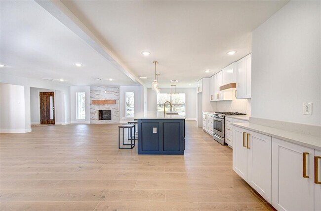 Building Photo - 1810 Eagle Falls Ct