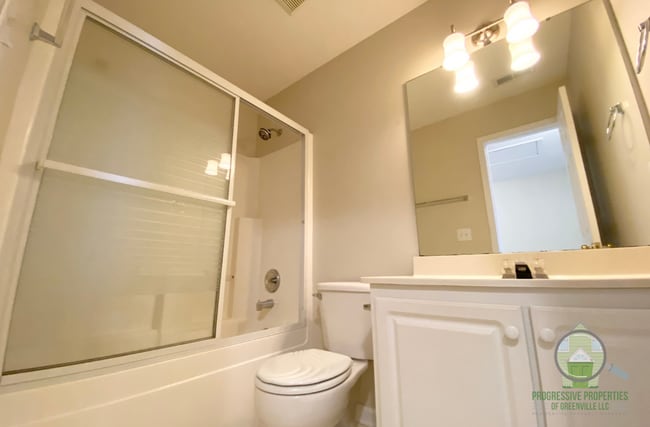 Building Photo - 302 Claybrooke Dr