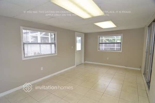 Building Photo - 7173 Channelside Ln