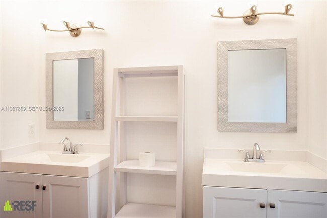 Building Photo - 7523 SW 109th Ave