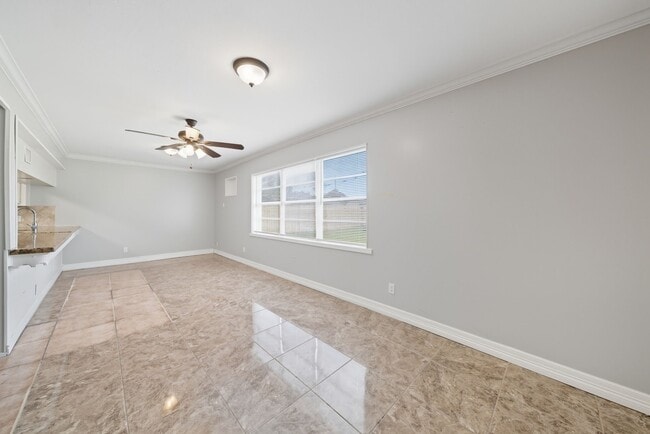 Building Photo - 2527 Roy Cir