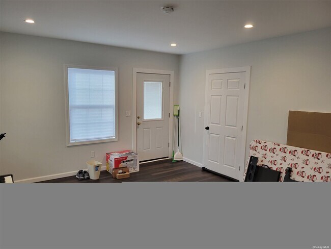 Building Photo - 262 S Ketcham Ave