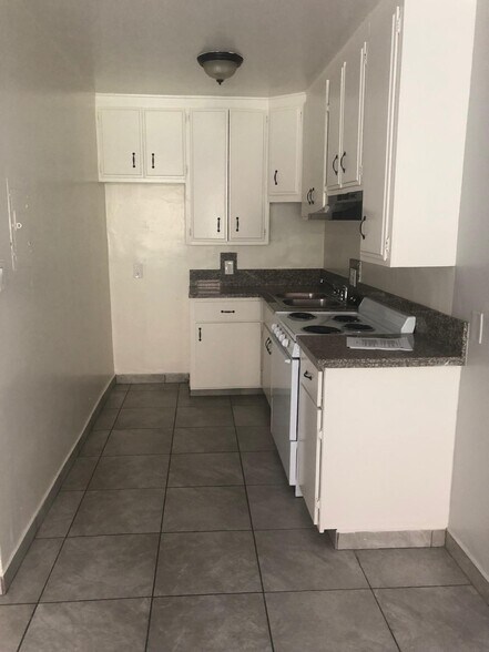 Building Photo - 8529 Willis Ave