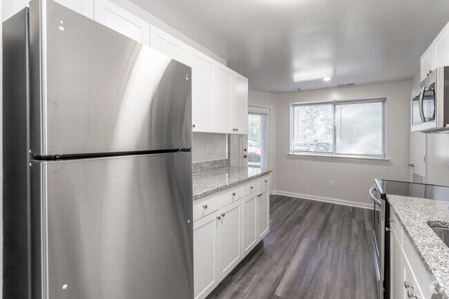 2 BR, 2 BA - 947 SF - Centre at Silver Spring