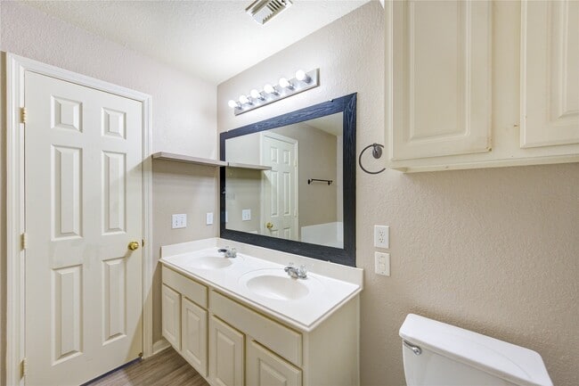 Building Photo - 3162 Crossout Ct