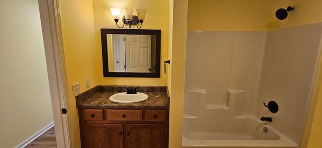 Building Photo - Spacious Home for Rent!