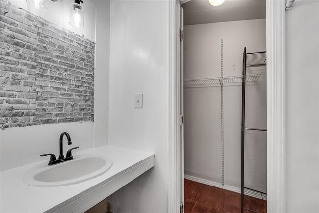 Building Photo - 3174 Benthollow Ln