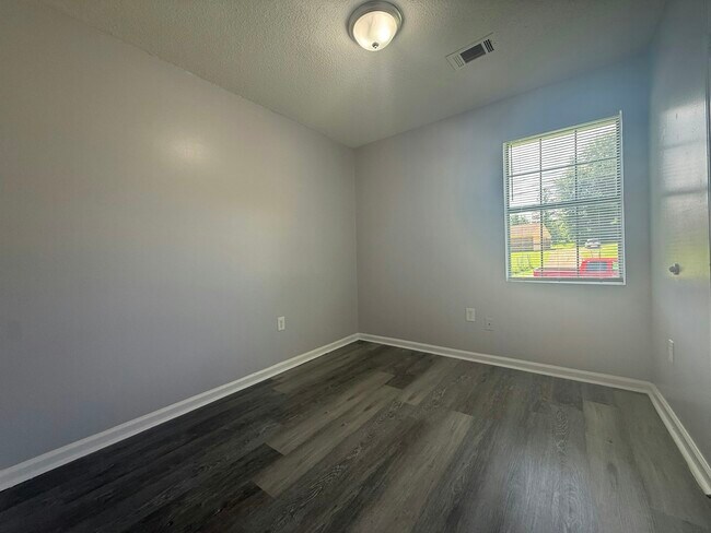 Building Photo - 1156 Fields Rd