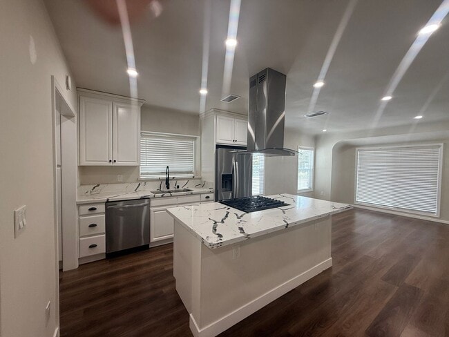 Building Photo - 3 bedroom home in a great neighborhood in Riverside