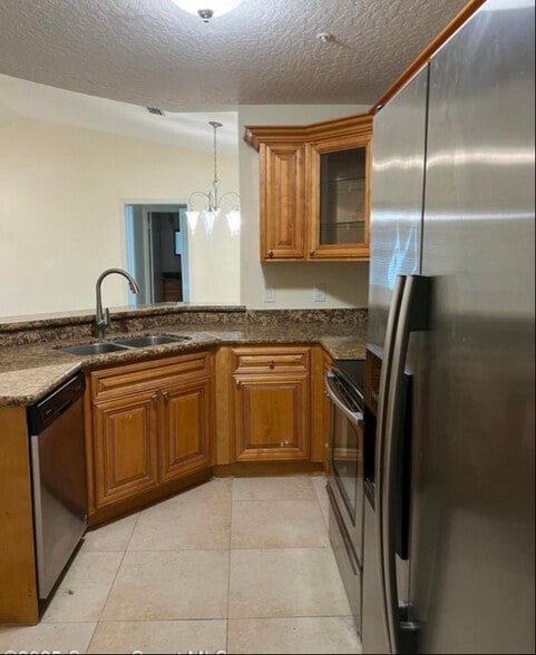 Building Photo - 7667 N Wickham Rd