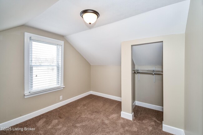 Building Photo - 110 Mills Dr