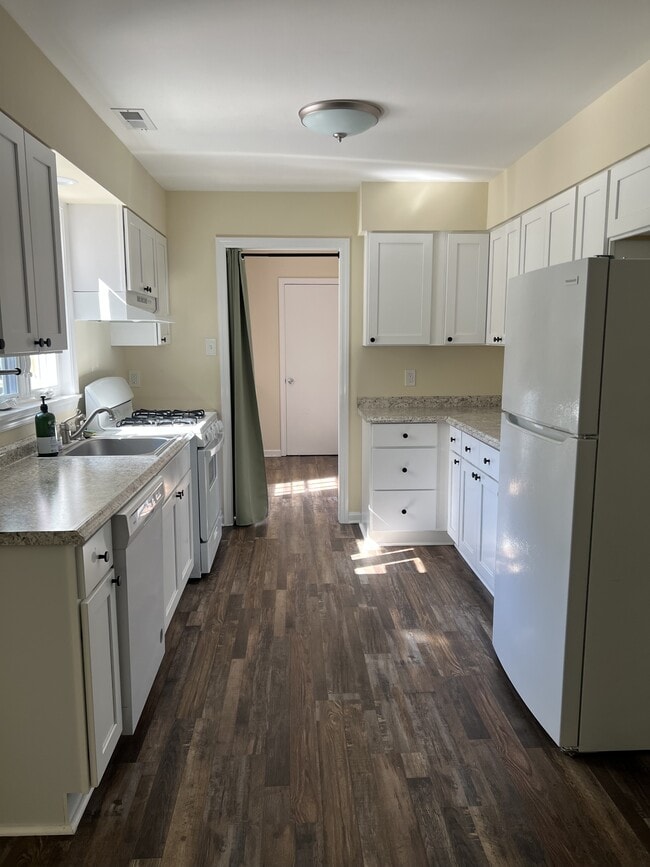 Building Photo - 711 Dennisville-Petersburg Rd