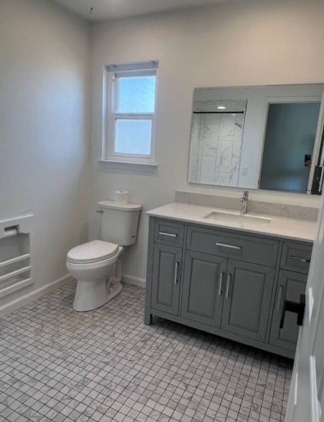 Building Photo - Beautiful Remodeled Home in highly desirable Laguna Lake Neighborhood