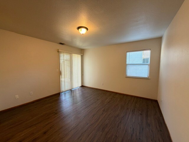 Building Photo - 1332 Glenbrook Way