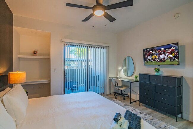 Building Photo - 7455 N 95th Ave