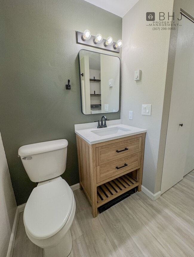 Building Photo - Dog Friendly 2 bed/ 1 bath HOUSE for Rent!