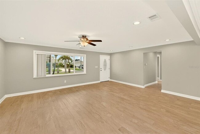 Building Photo - 5434 Oakhurst Dr