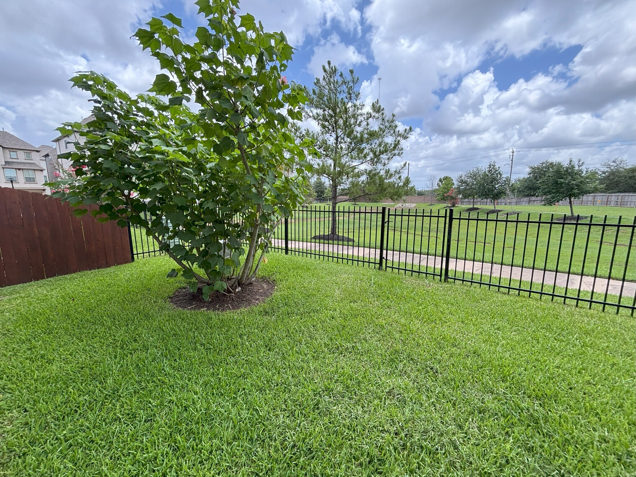 Building Photo - 9611 Knights Station Dr